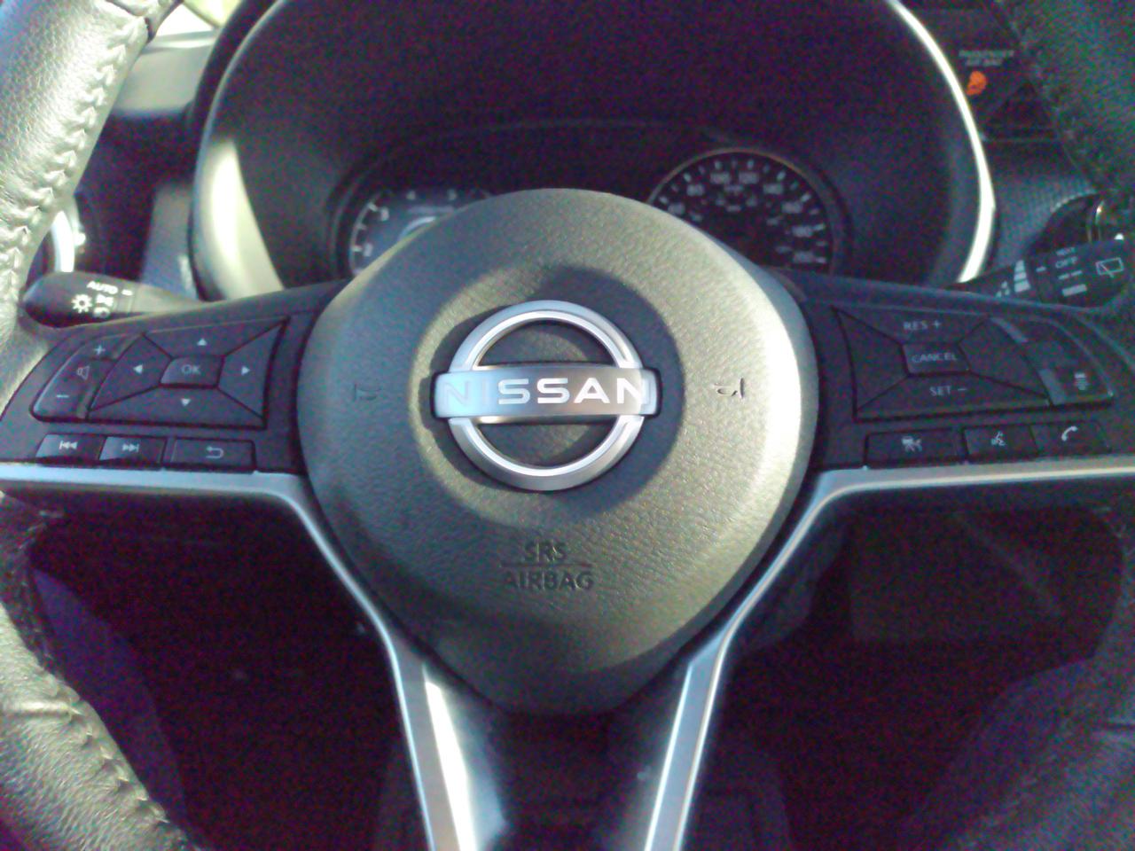 2025 Nissan Kicks Play S Photo
