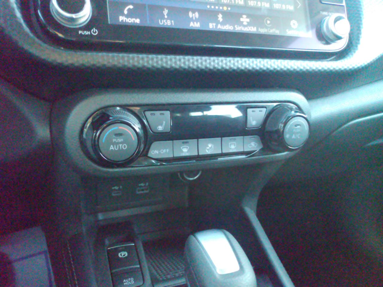 2025 Nissan Kicks Play S Photo