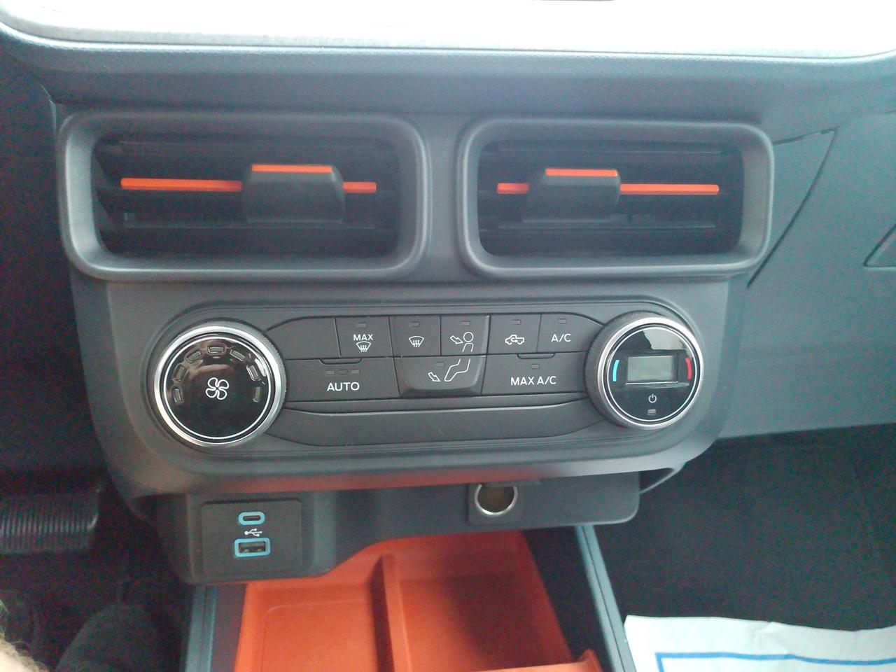 2022 Ford Maverick XLT Photo