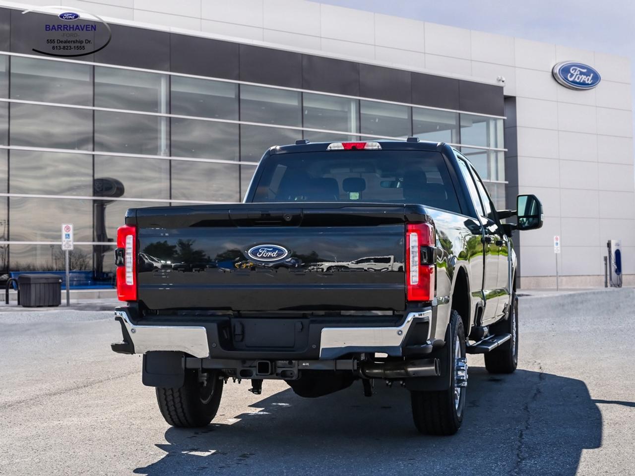 2026 Ford F-350 Super Duty SRW XLT Photo2