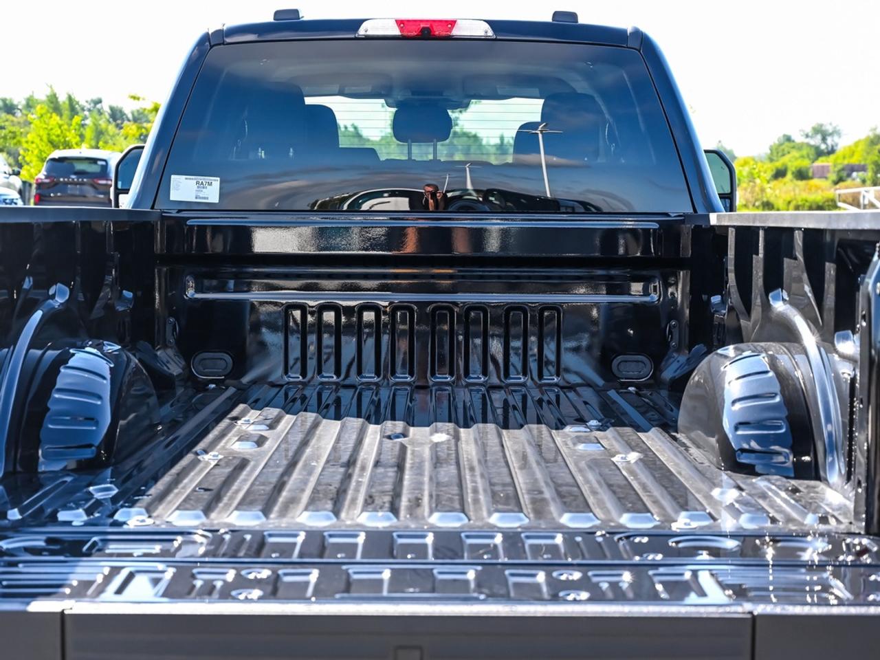 2026 Ford F-350 Super Duty SRW XLT Photo