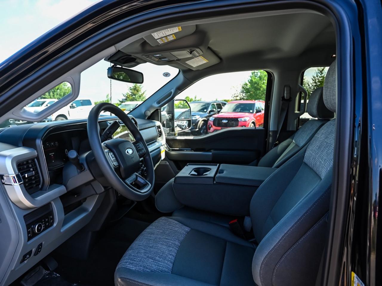 2026 Ford F-350 Super Duty SRW XLT Photo