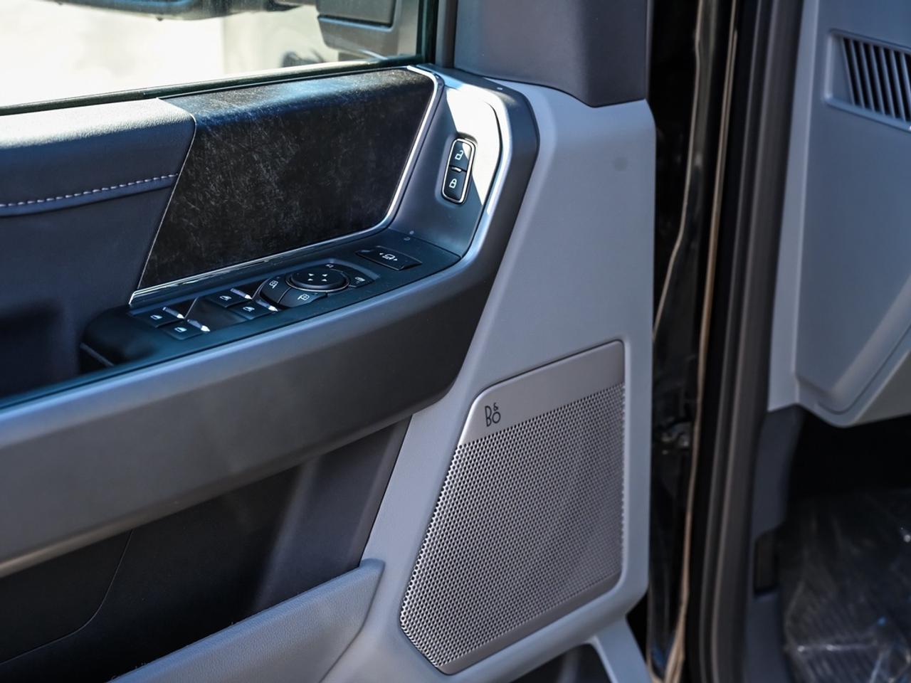 2026 Ford F-350 Super Duty SRW XLT Photo