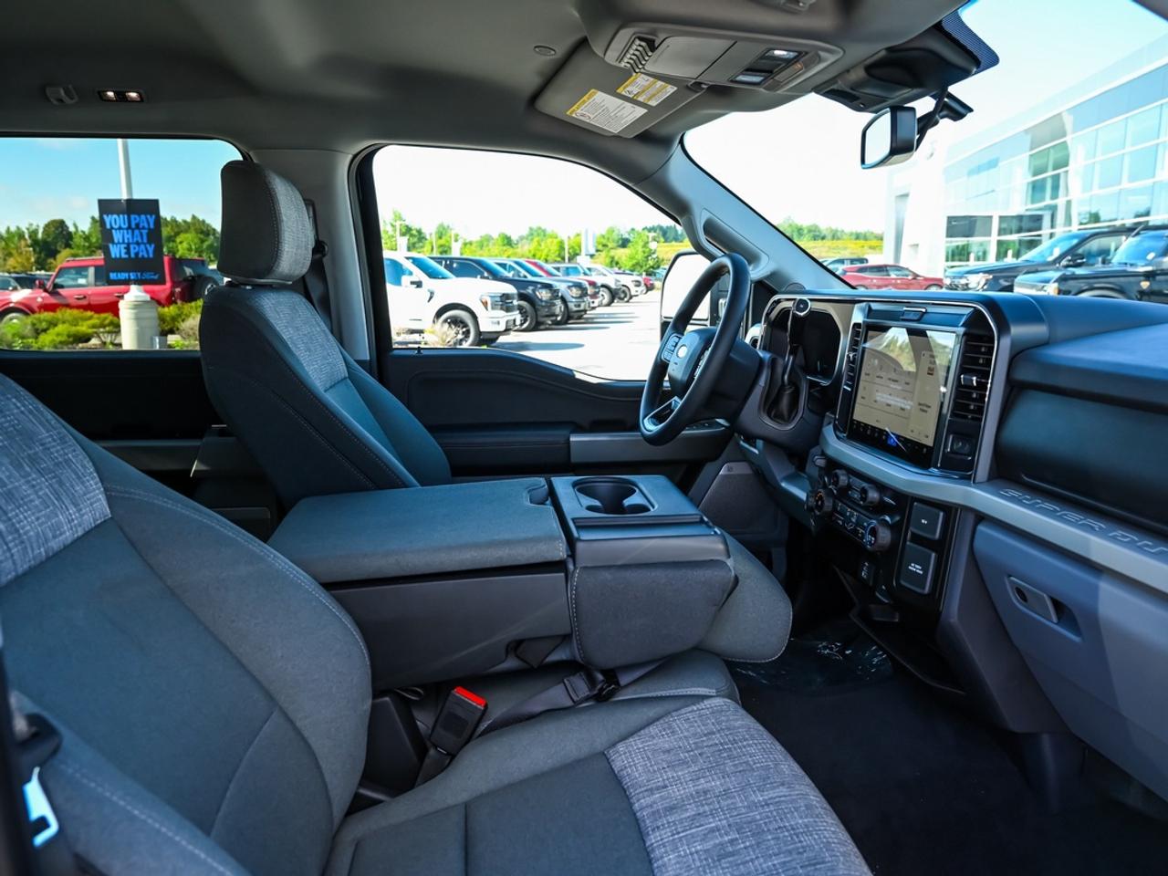 2026 Ford F-350 Super Duty SRW XLT Photo