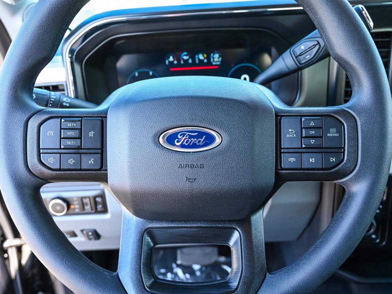 2026 Ford F-350 Super Duty SRW XLT Photo