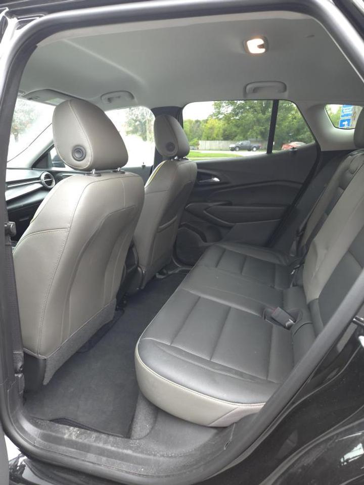 2025 Chevrolet Trax FWD 4dr 1RS Photo