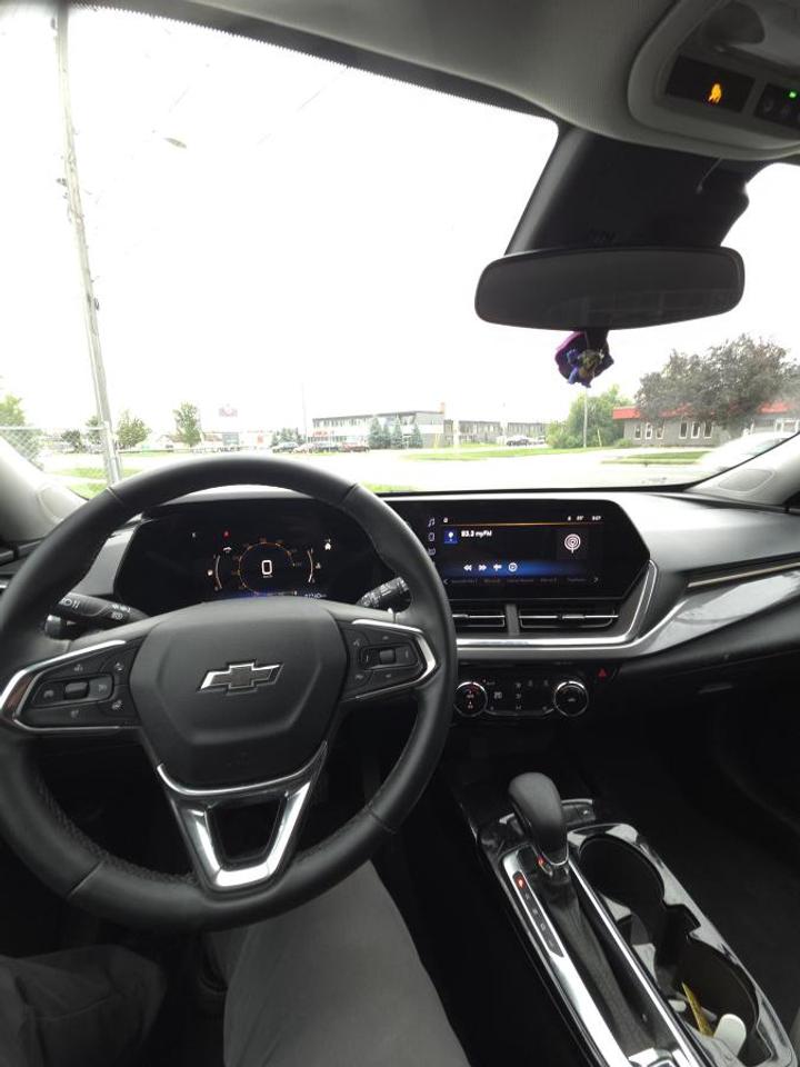 2025 Chevrolet Trax FWD 4dr 1RS Photo