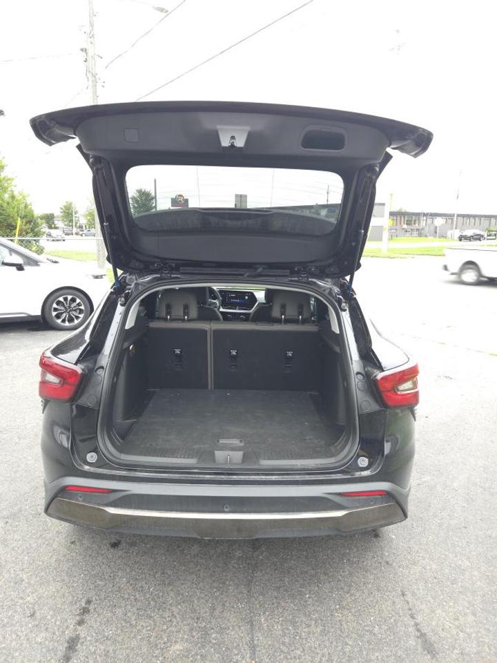 2025 Chevrolet Trax FWD 4dr 1RS Photo