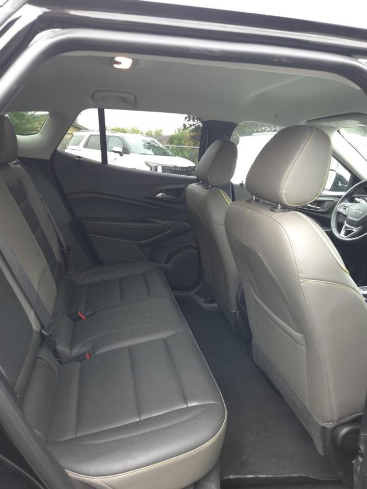 2025 Chevrolet Trax FWD 4dr 1RS Photo