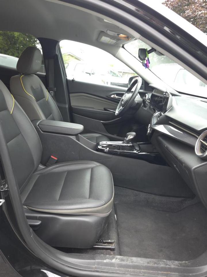 2025 Chevrolet Trax FWD 4dr 1RS Photo
