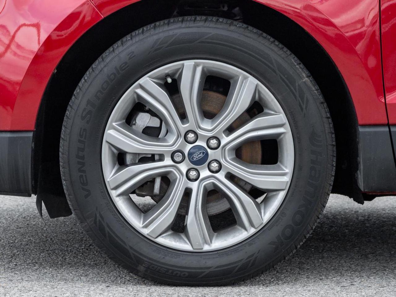 2022 Ford Edge Titanium Photo