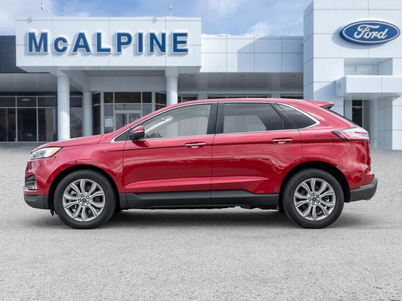 2022 Ford Edge Titanium Photo