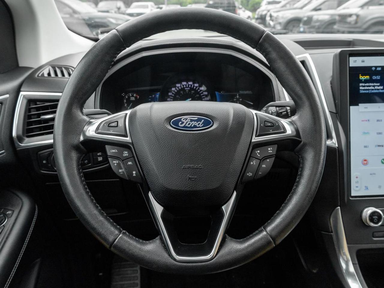 2022 Ford Edge Titanium Photo