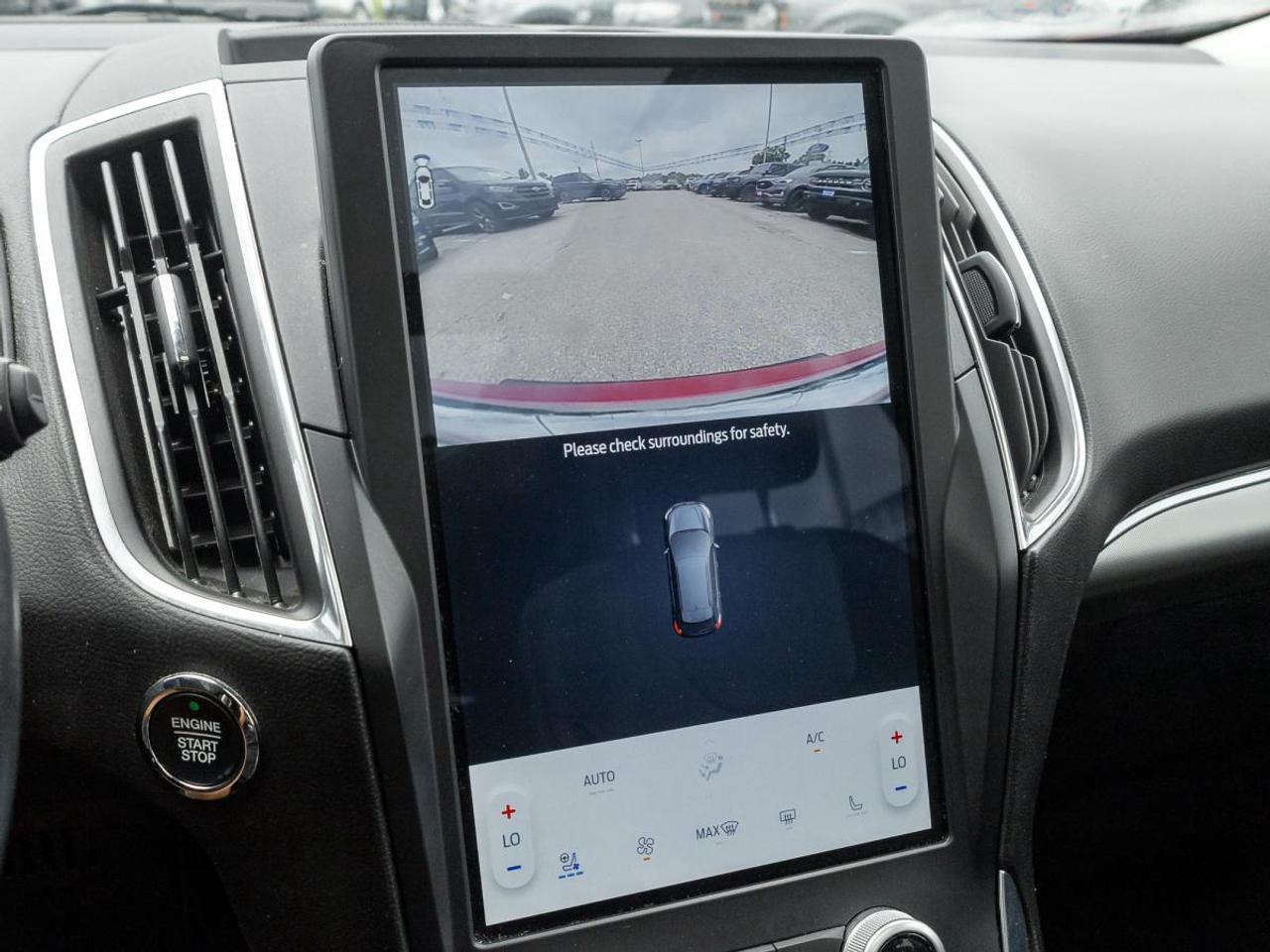 2022 Ford Edge Titanium Photo