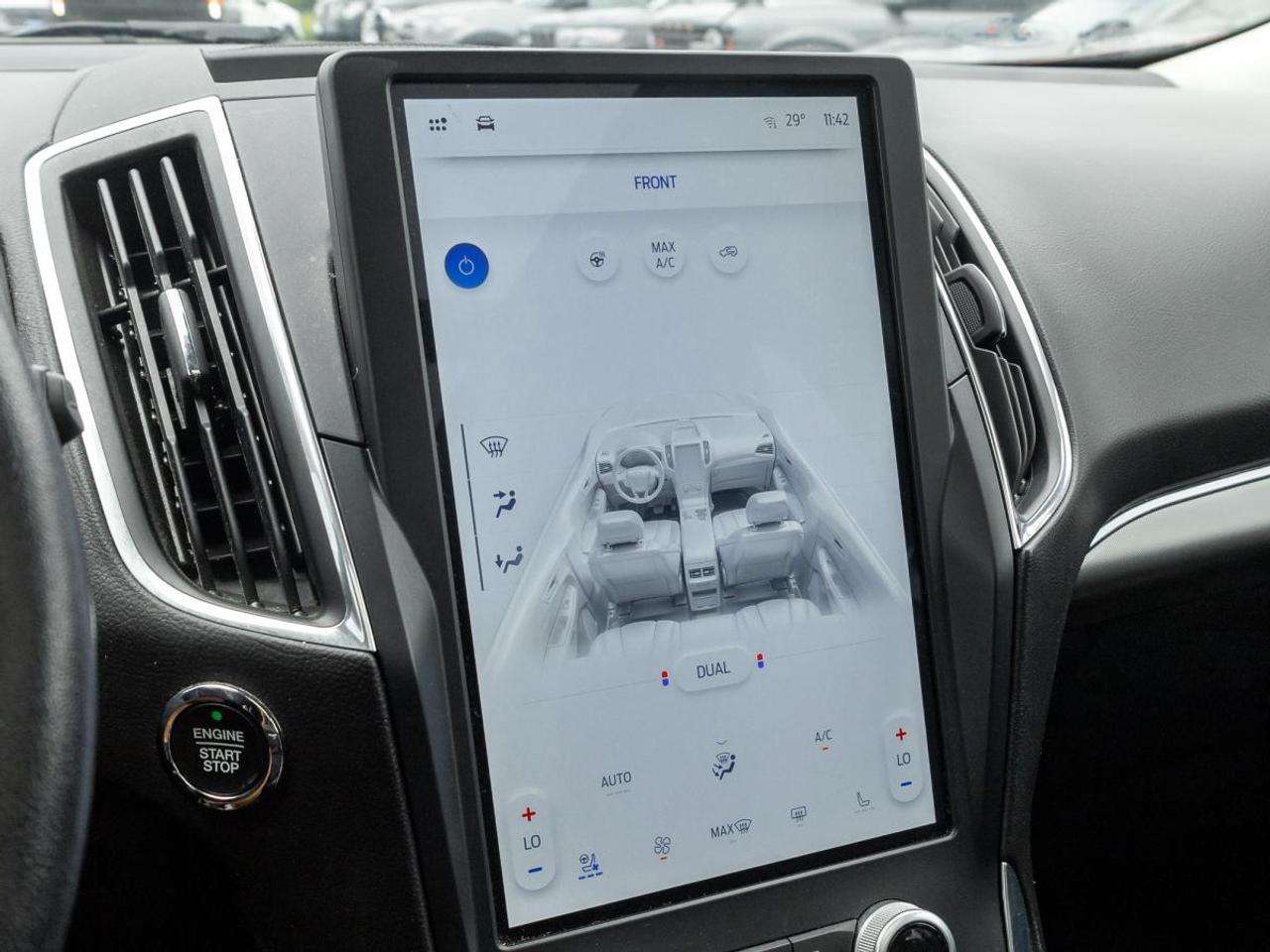 2022 Ford Edge Titanium Photo