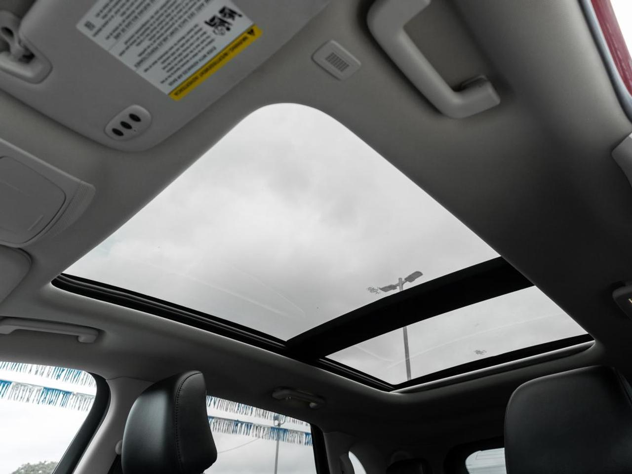 2022 Ford Edge Titanium Photo