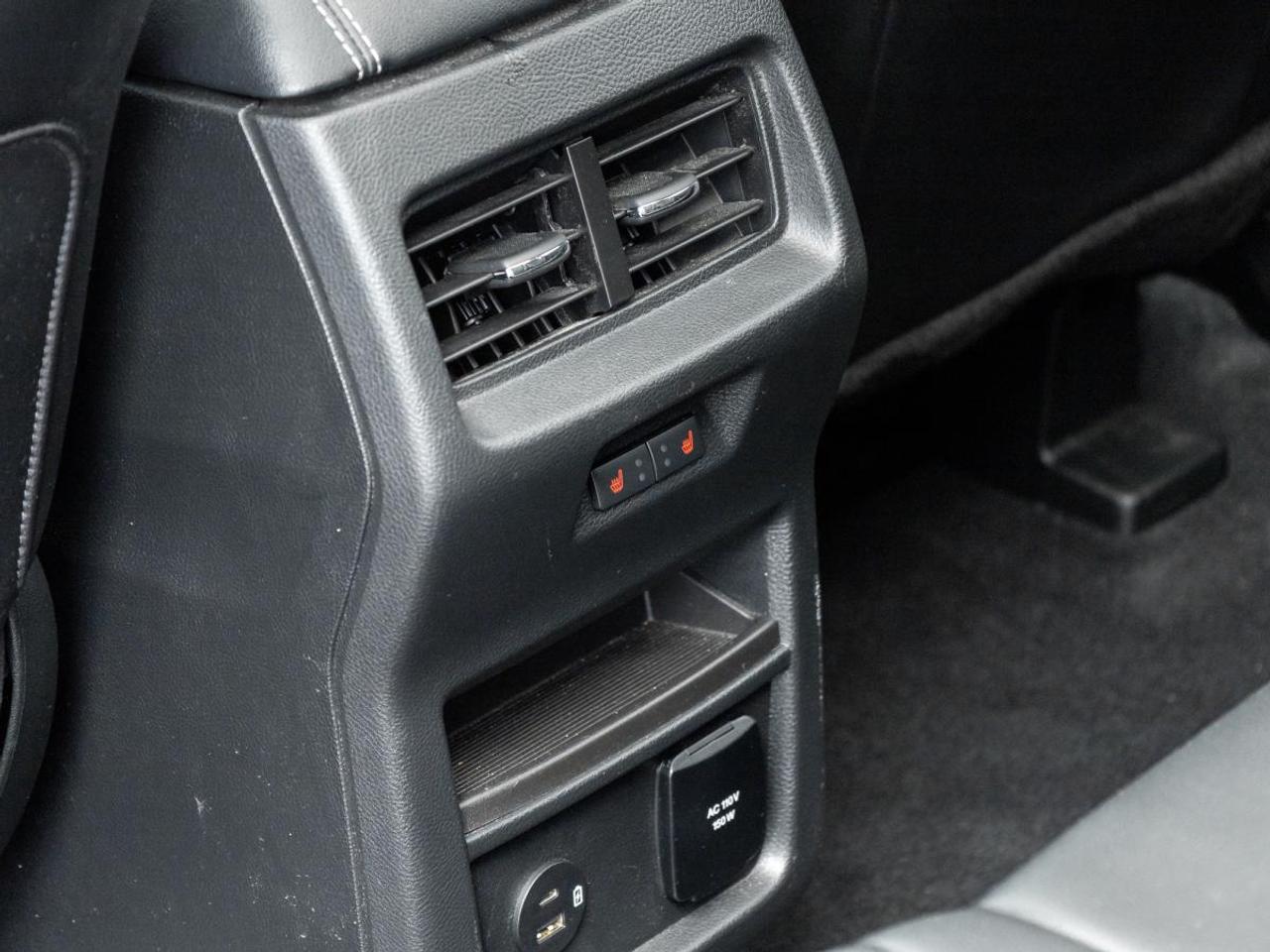 2022 Ford Edge Titanium Photo