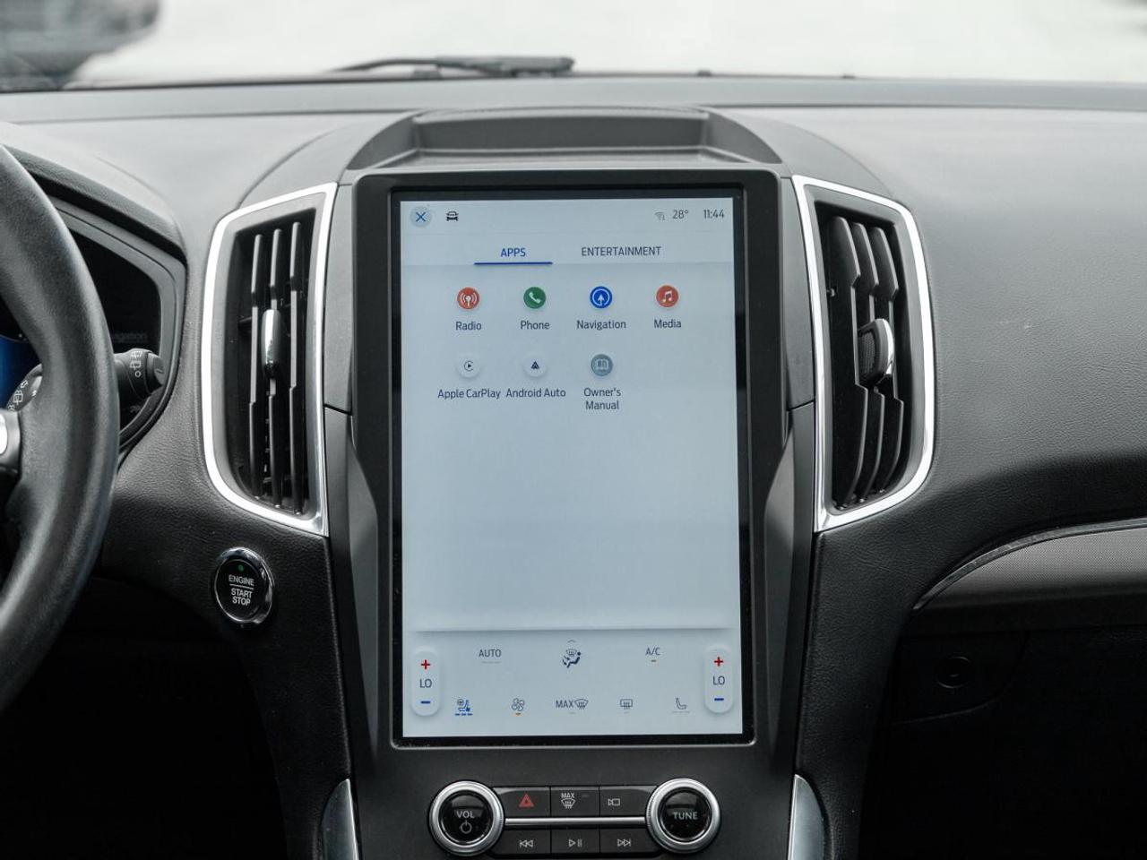 2022 Ford Edge Titanium Photo