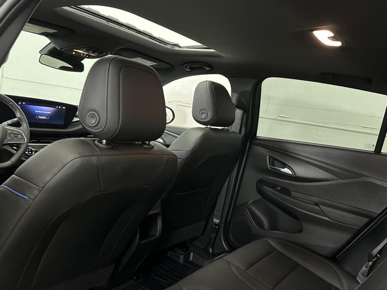 2024 Buick Envista Sport Touring SPORT TOURING/15000KM/SUNROOF/LEATHER/OFF 1 OWNER LEASE! Photo