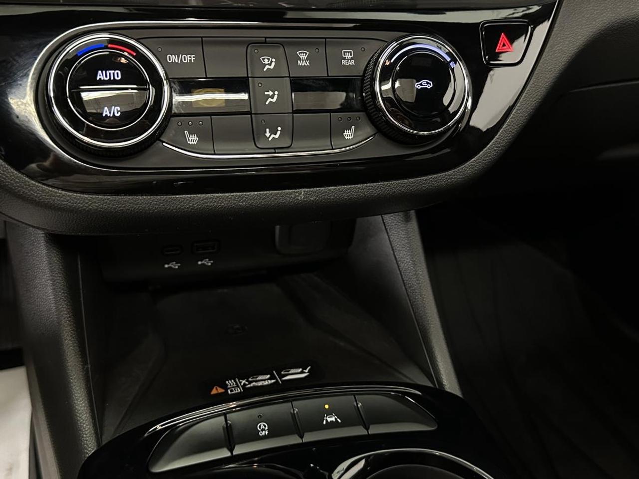 2024 Buick Envista Sport Touring SPORT TOURING/15000KM/SUNROOF/LEATHER/OFF 1 OWNER LEASE! Photo