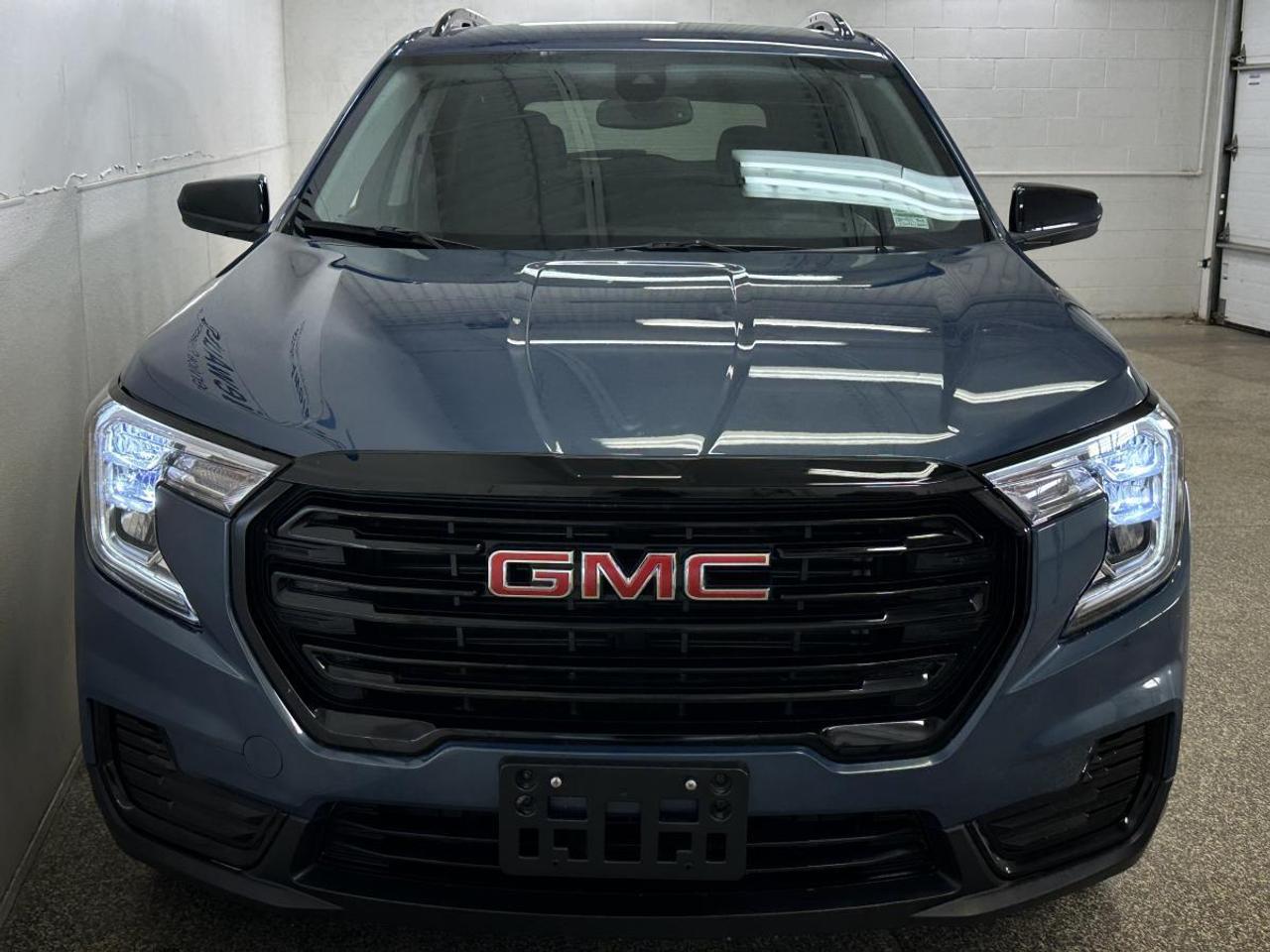 2024 GMC Terrain SLE/AWD/28000KM/OFF 1 OWNER GMAC LEASE! Photo