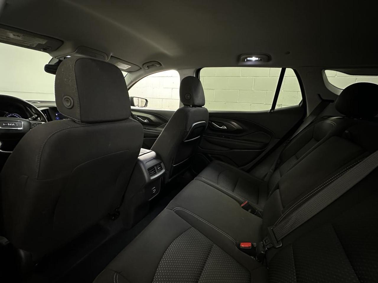 2024 GMC Terrain SLE/AWD/28000KM/OFF 1 OWNER GMAC LEASE! Photo
