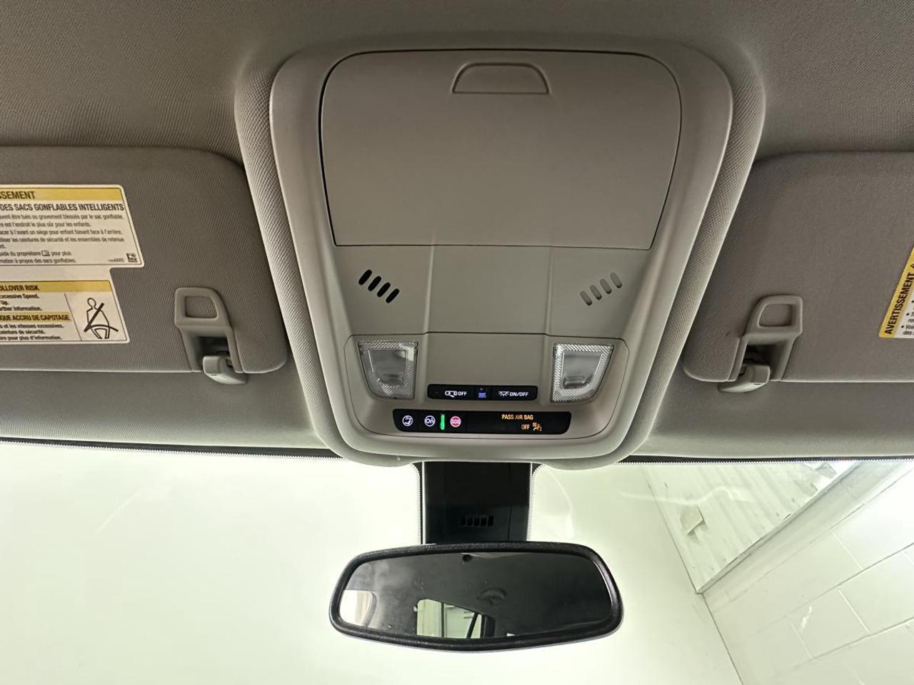 2024 GMC Terrain SLE/AWD/28000KM/OFF 1 OWNER GMAC LEASE! Photo