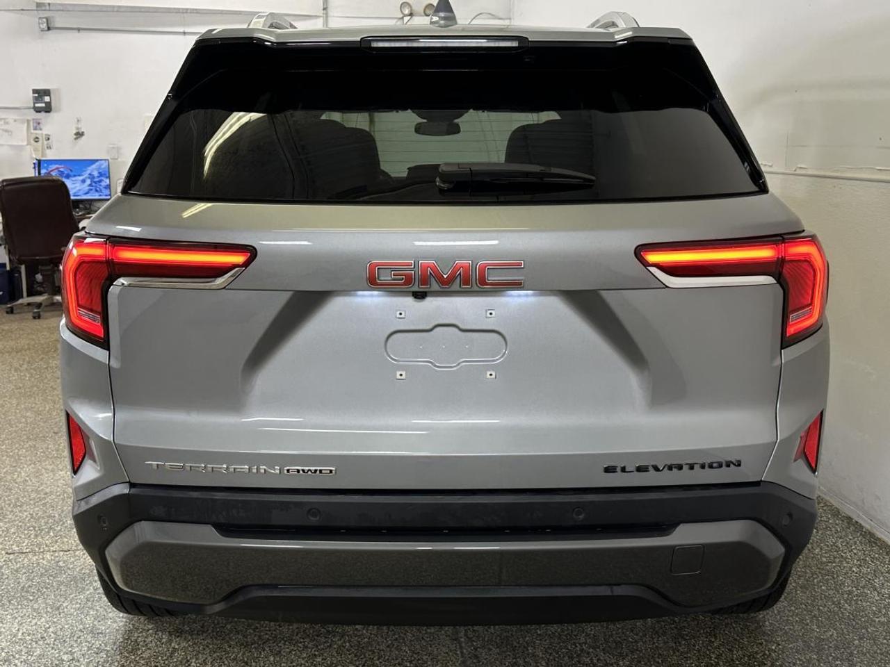 2026 GMC Terrain Elevation ELEVATION/AWD/LEATHER/NAVIGATION/42KM! Photo