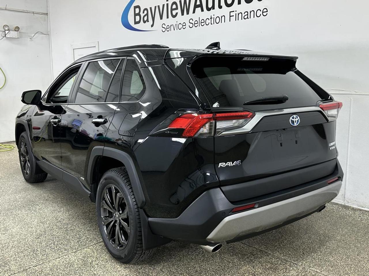 2023 Toyota RAV4 Hybrid Limited LIMITED/HYBRID/AWD/LEATHER/NAVI/ROOF/1 OWNER LEASE RETURN! Photo4