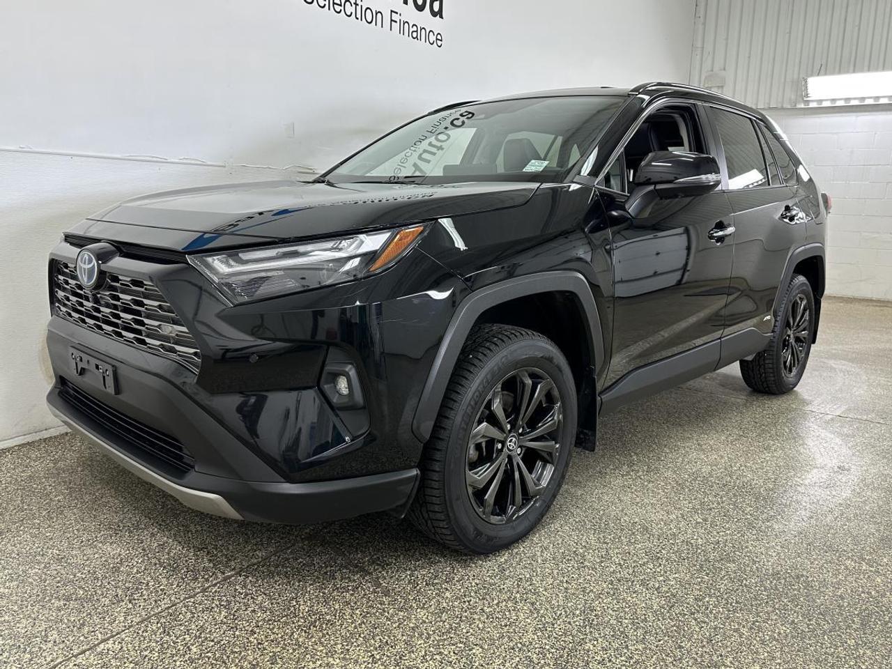 2023 Toyota RAV4 Hybrid Limited LIMITED/HYBRID/AWD/LEATHER/NAVI/ROOF/1 OWNER LEASE RETURN! Photo