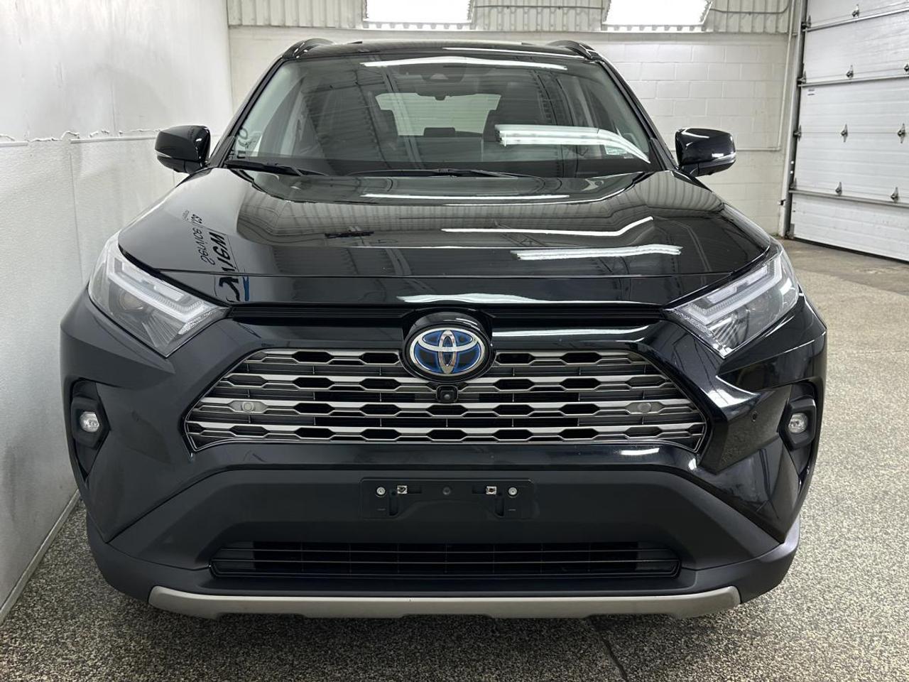 2023 Toyota RAV4 Hybrid Limited LIMITED/HYBRID/AWD/LEATHER/NAVI/ROOF/1 OWNER LEASE RETURN! Photo