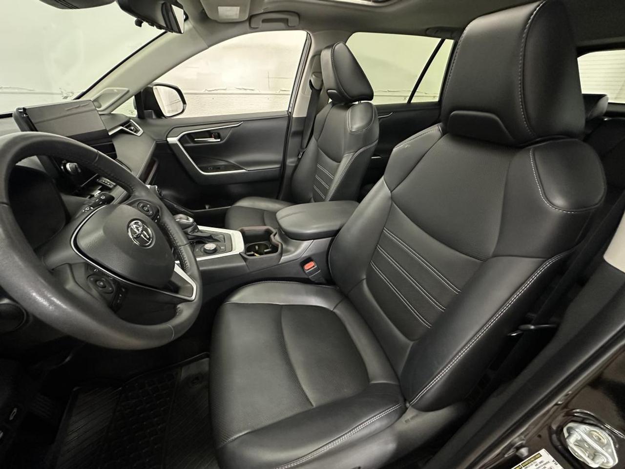 2023 Toyota RAV4 Hybrid Limited LIMITED/HYBRID/AWD/LEATHER/NAVI/ROOF/1 OWNER LEASE RETURN! Photo