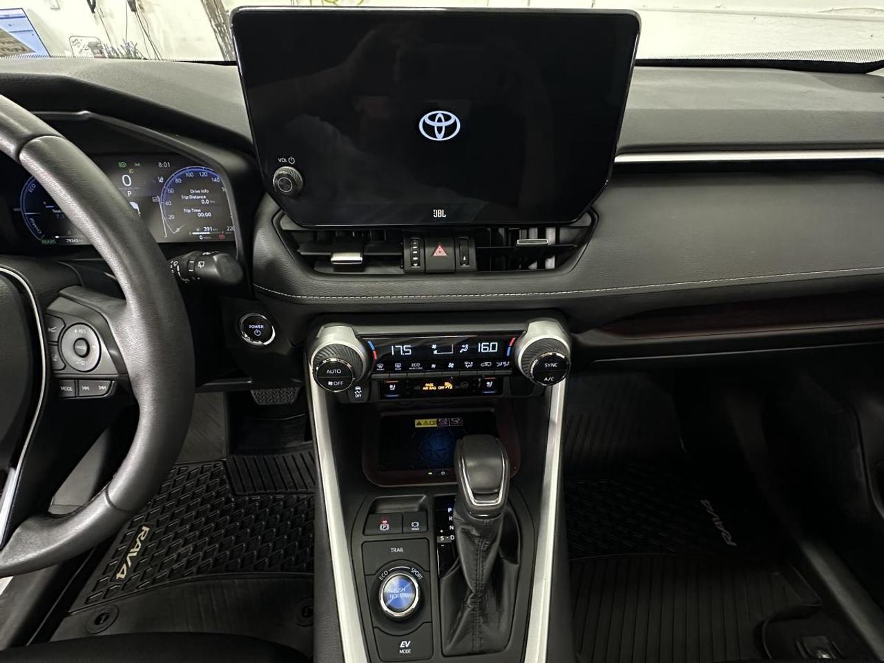 2023 Toyota RAV4 Hybrid Limited LIMITED/HYBRID/AWD/LEATHER/NAVI/ROOF/1 OWNER LEASE RETURN! Photo