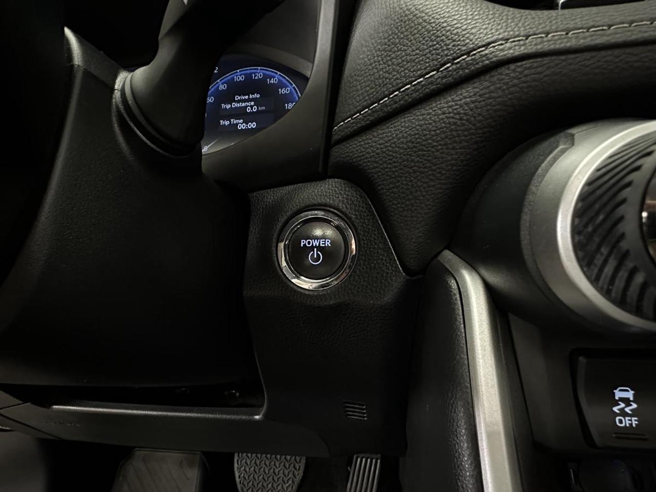 2023 Toyota RAV4 Hybrid Limited LIMITED/HYBRID/AWD/LEATHER/NAVI/ROOF/1 OWNER LEASE RETURN! Photo