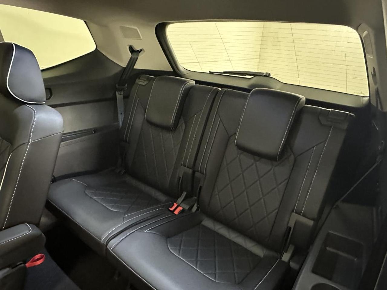 2026 Volkswagen Atlas 2.0 TSI Execline EXECLINE/4MOTION/AWD/7 PASSENGER/PANOROOF/MORE! Photo