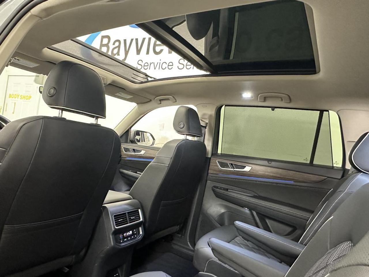 2026 Volkswagen Atlas 2.0 TSI Execline EXECLINE/4MOTION/AWD/7 PASSENGER/PANOROOF/MORE! Photo