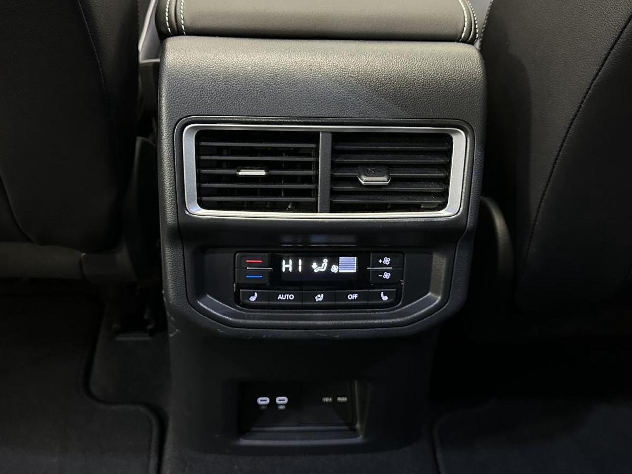 2026 Volkswagen Atlas 2.0 TSI Execline EXECLINE/4MOTION/AWD/7 PASSENGER/PANOROOF/MORE! Photo