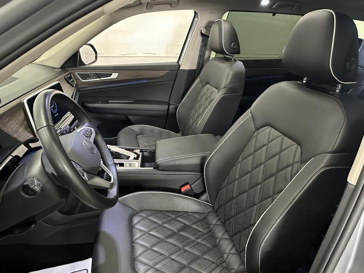 2026 Volkswagen Atlas 2.0 TSI Execline EXECLINE/4MOTION/AWD/7 PASSENGER/PANOROOF/MORE! Photo