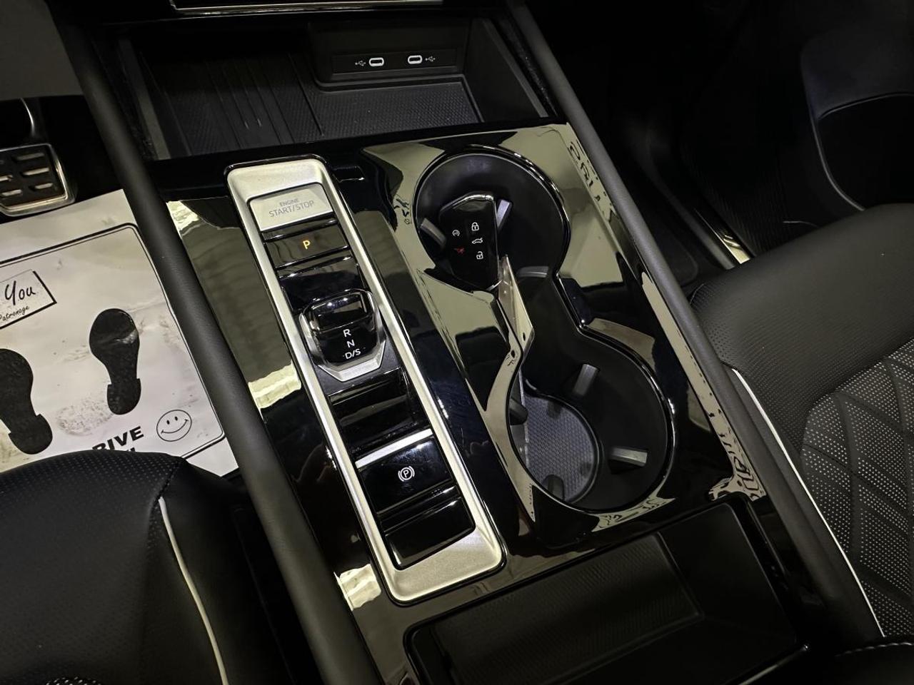2026 Volkswagen Atlas 2.0 TSI Execline EXECLINE/4MOTION/AWD/7 PASSENGER/PANOROOF/MORE! Photo