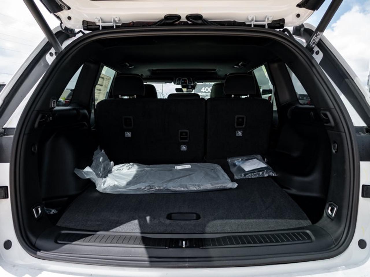 2026 Jeep Grand Cherokee Laredo X Photo