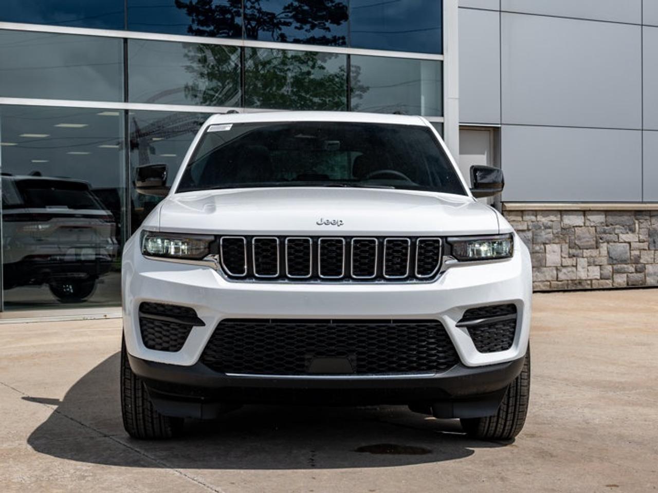 2026 Jeep Grand Cherokee Laredo X Photo