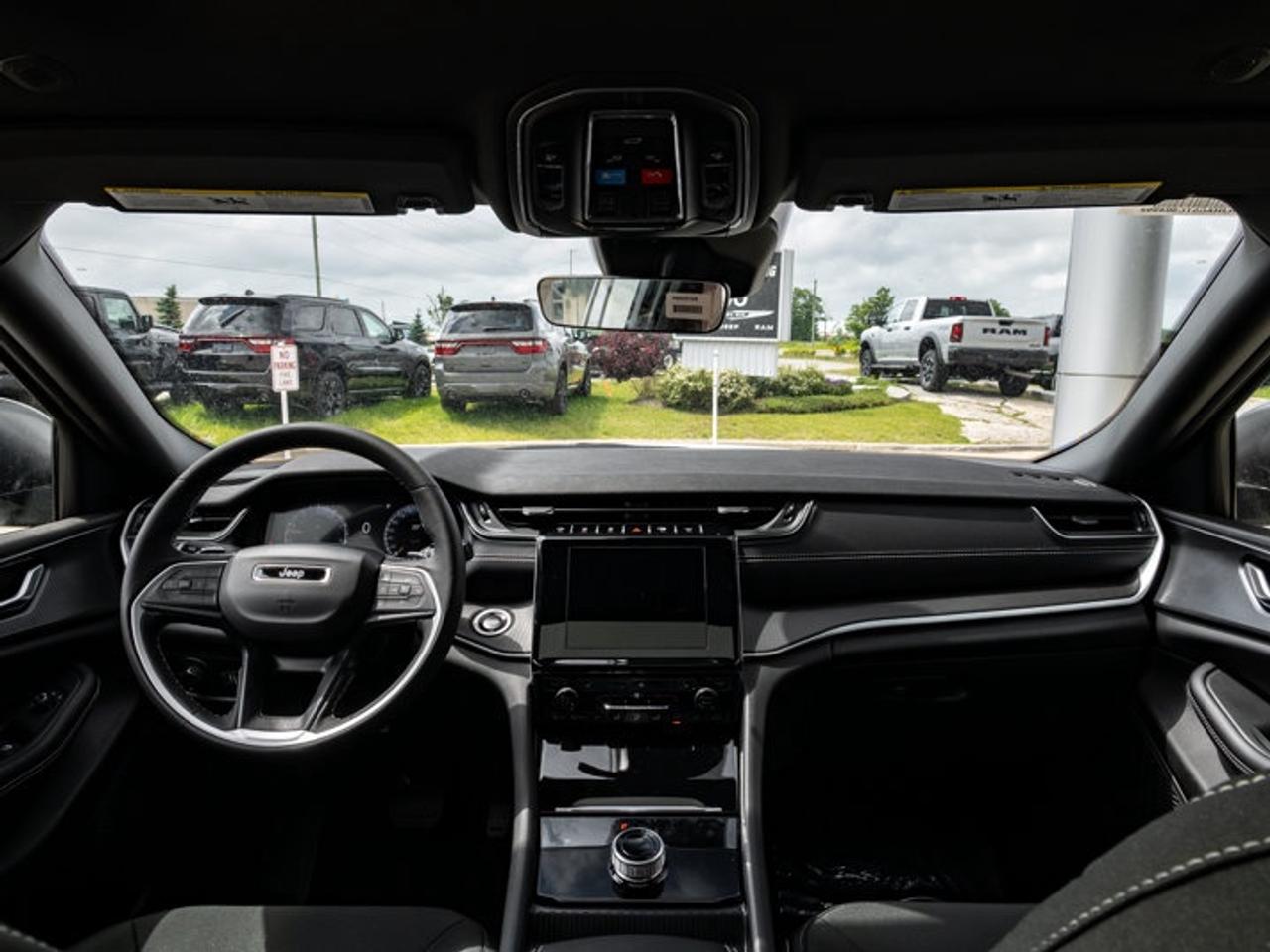 2026 Jeep Grand Cherokee Laredo X Photo