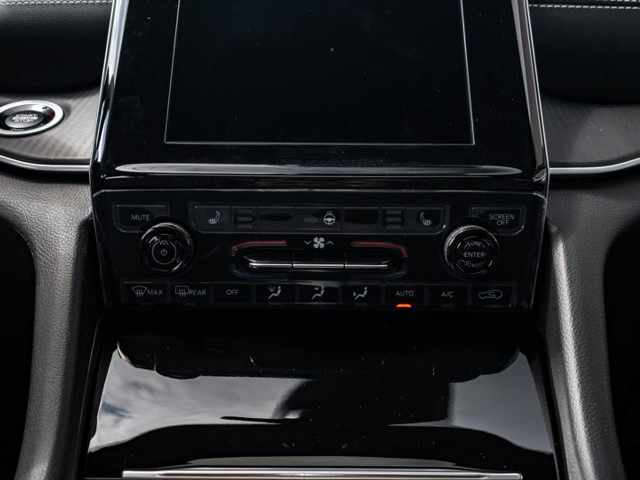 2026 Jeep Grand Cherokee Laredo X Photo
