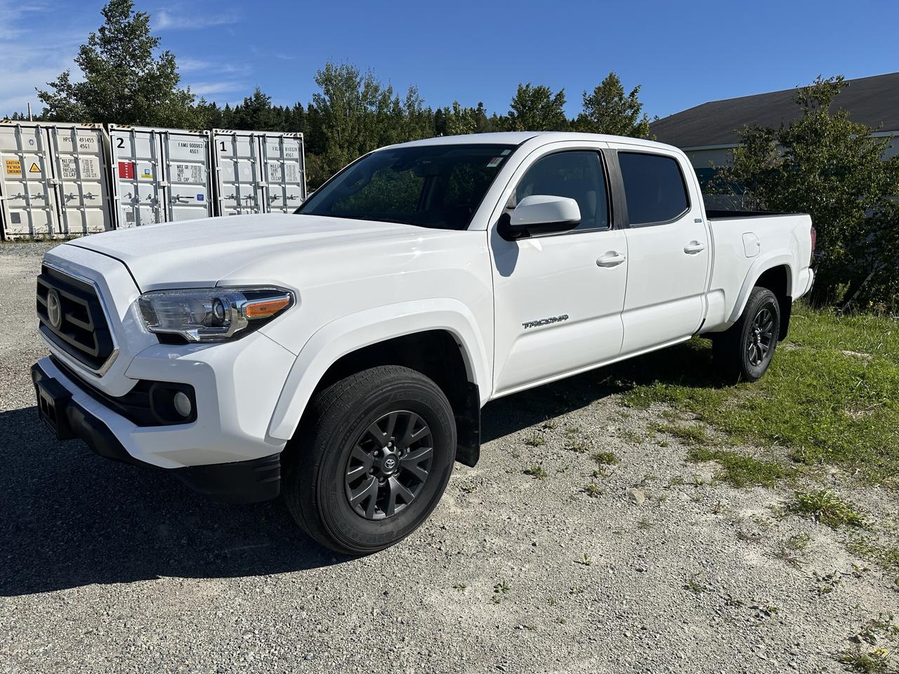 2022 Toyota Tacoma SR5 4WD Photo0