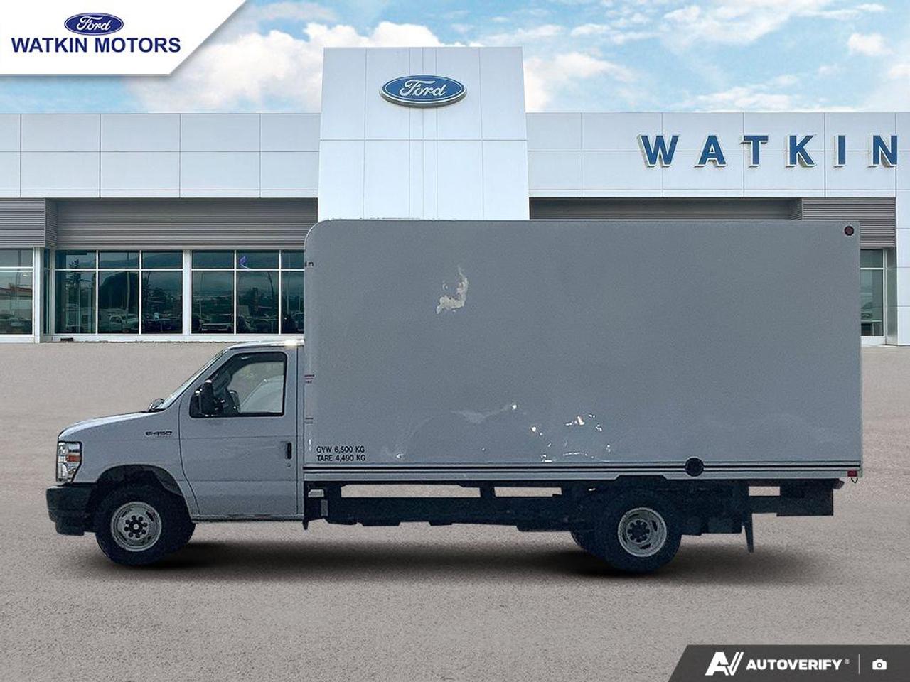 2025 Ford E-450 photo 2