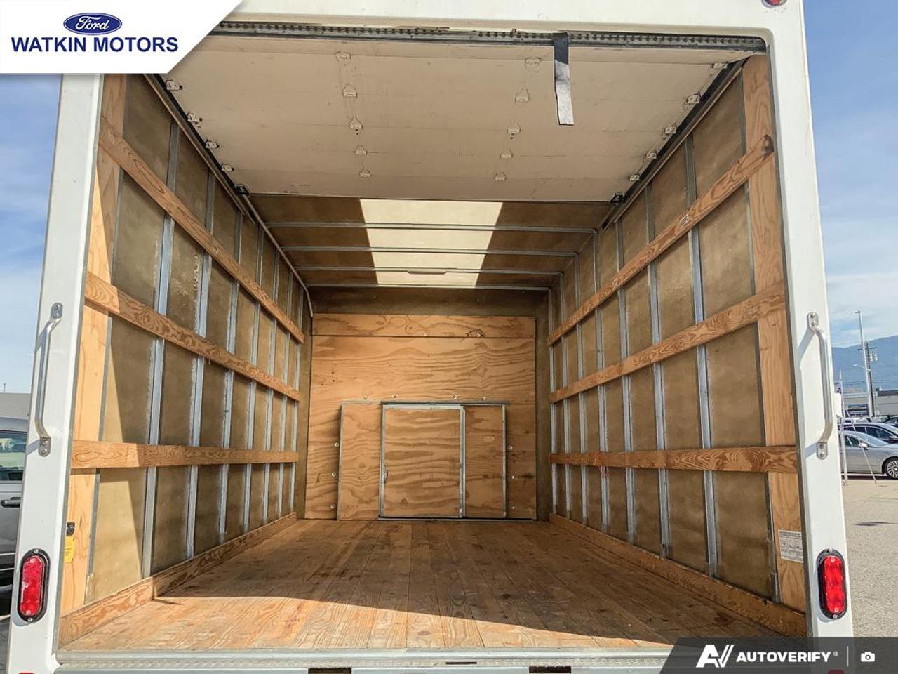 2025 Ford E-450 photo 15