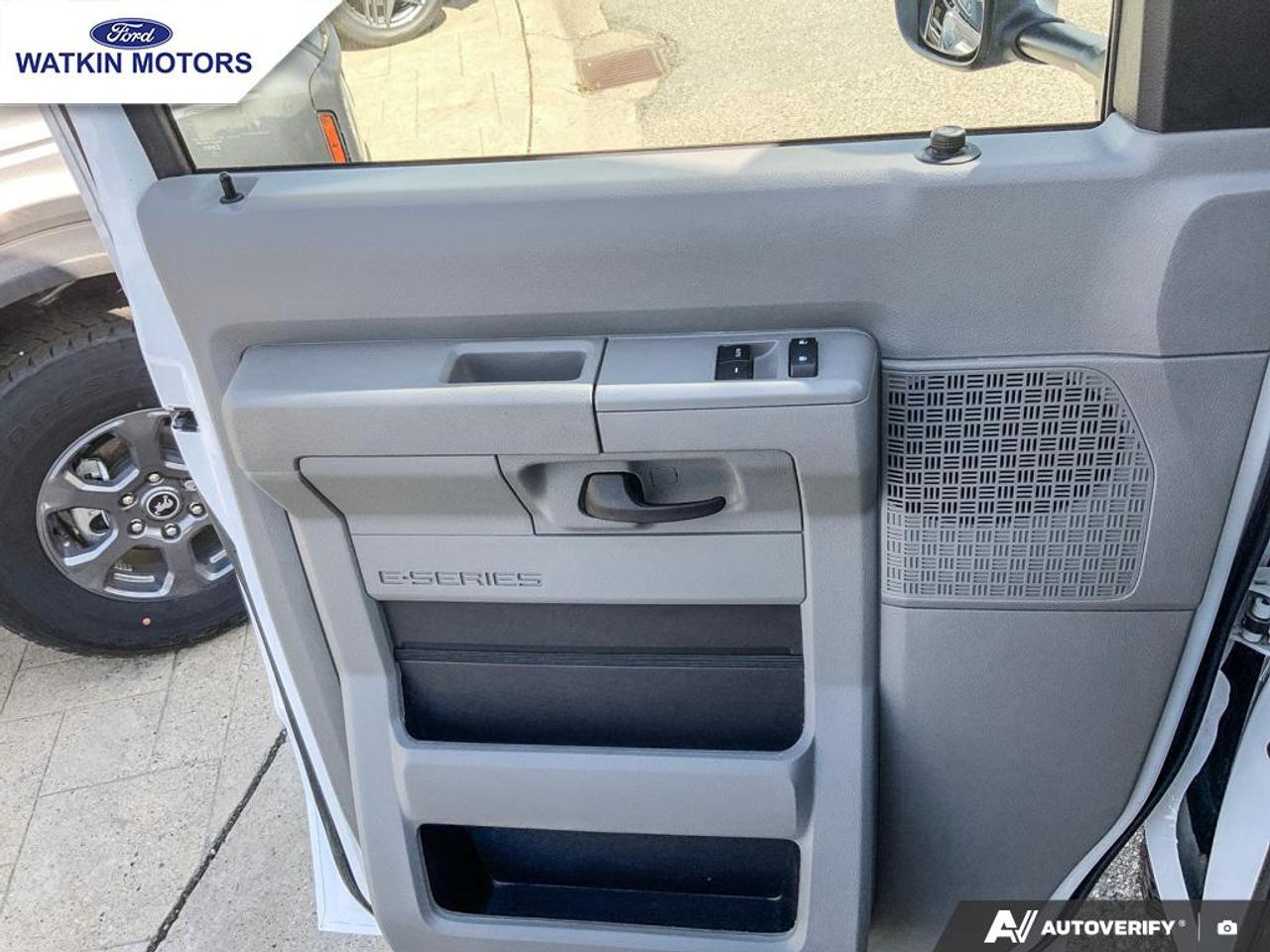 2025 Ford E-450 photo 20