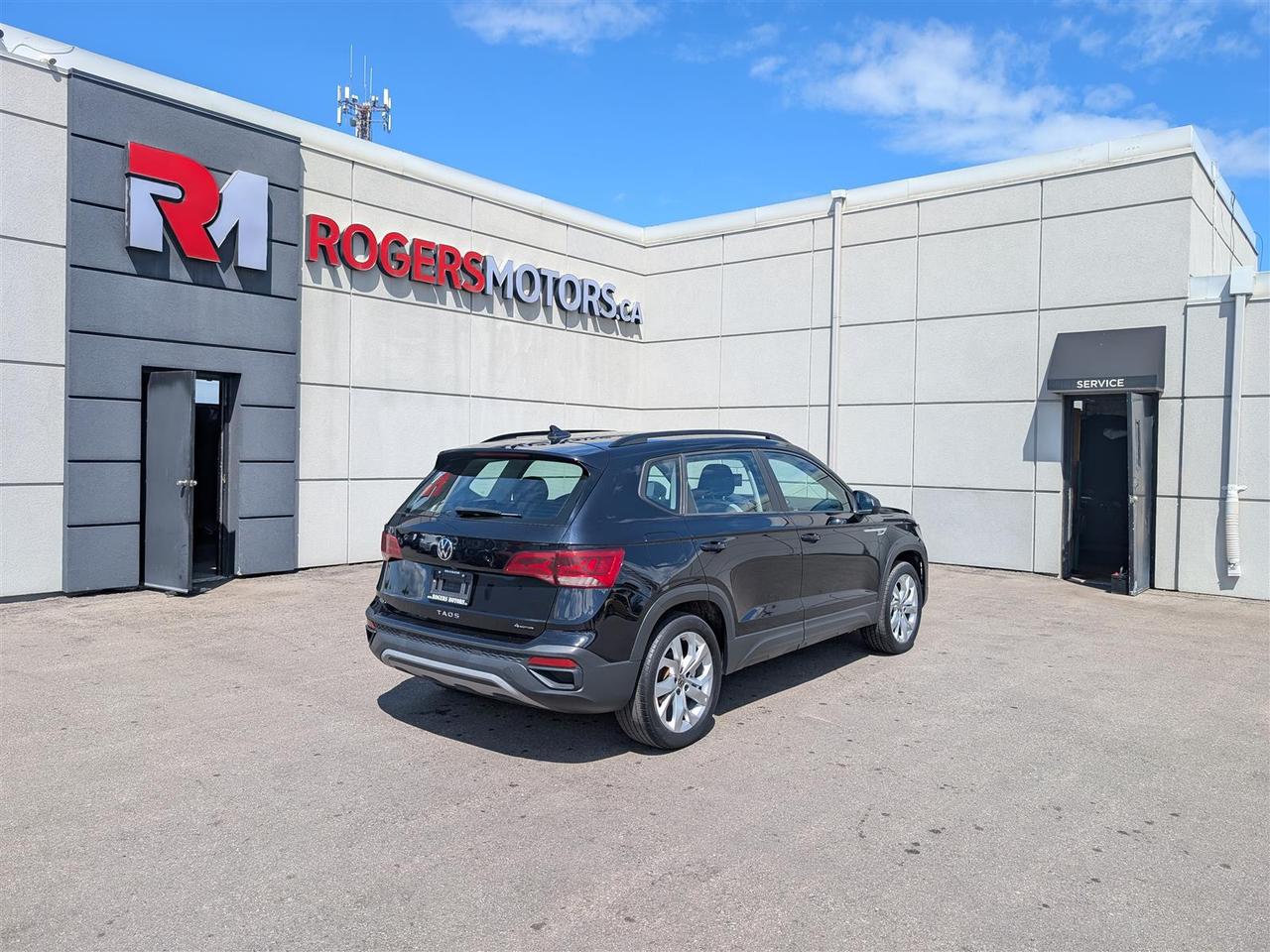 2023 Volkswagen Taos 4MOTION - CARPLAY - REV CAM - TECH FEATS Photo