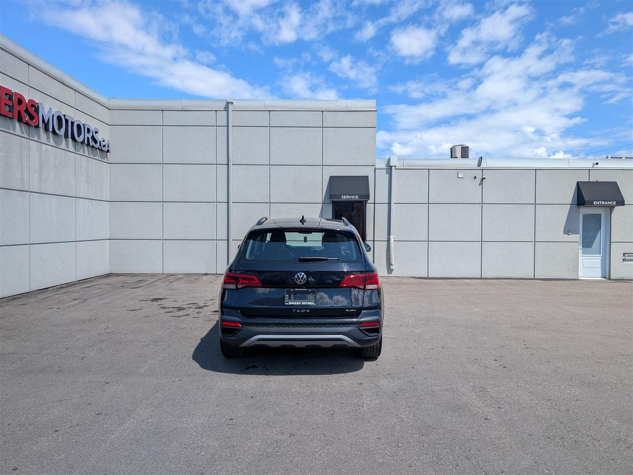 2023 Volkswagen Taos 4MOTION - CARPLAY - REV CAM - TECH FEATS Photo