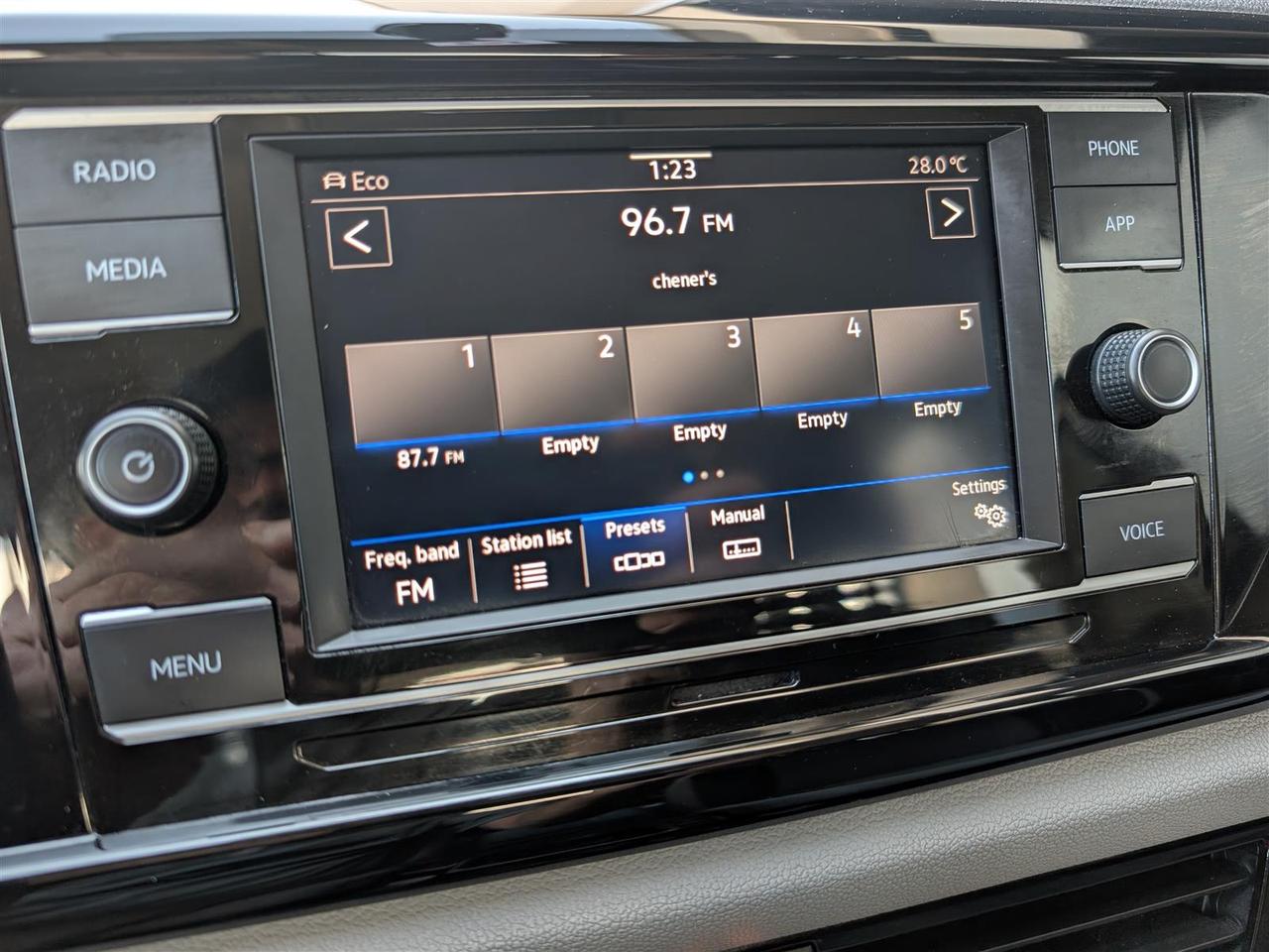 2023 Volkswagen Taos 4MOTION - CARPLAY - REV CAM - TECH FEATS Photo